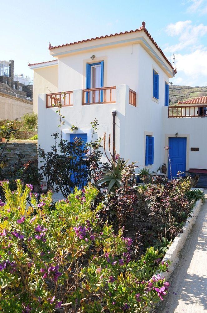 Mainades Maisonettes & Studios